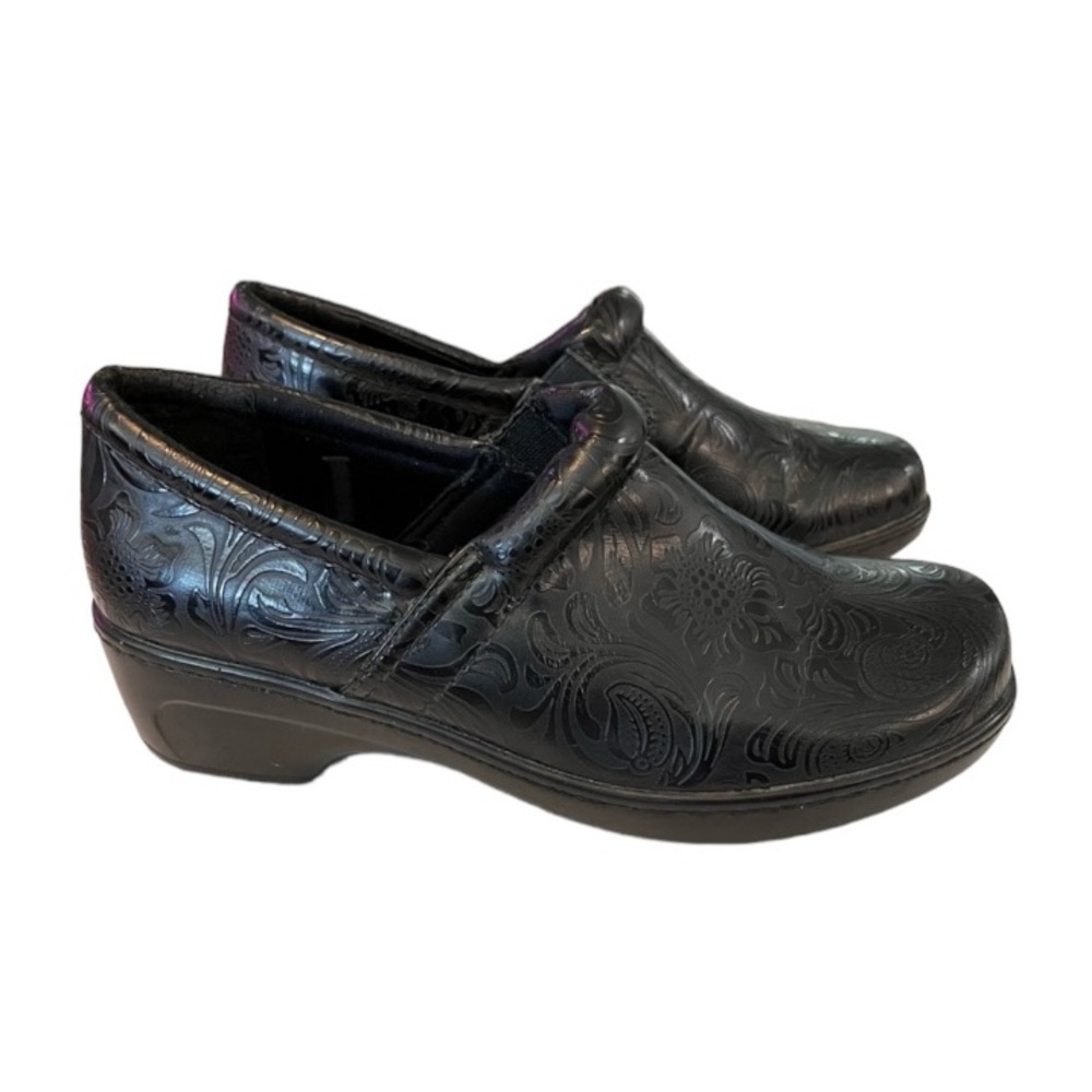 Falls Creek Black Textured Floral Neutral Clogs Cottage Nursing
